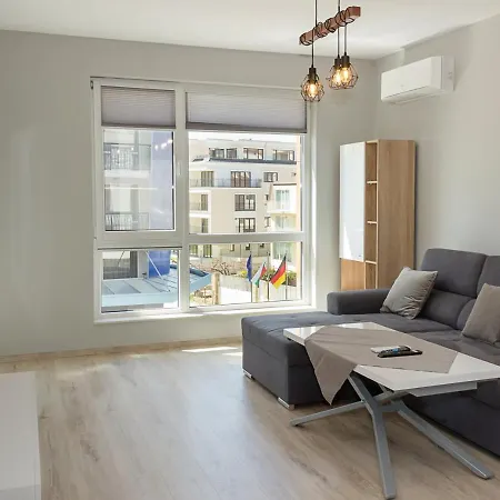 Sunny 1bd Flat In St Constantine & Helena Complex By Flat Mаnаger Apartamento