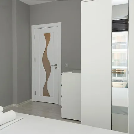 Sunny 1bd Flat In St Constantine&helena Complex By Flat Mаnаger Lejlighed *