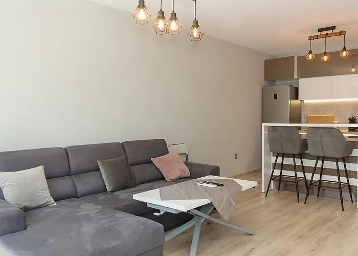 Апартамент Sunny 1bd Flat In St Constantine & Helena Complex By Flat Mаnаger