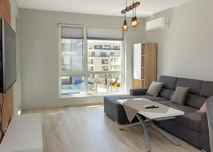 Sunny 1bd Flat In St Constantine & Helena Complex By Flat Mаnаger Апартамент