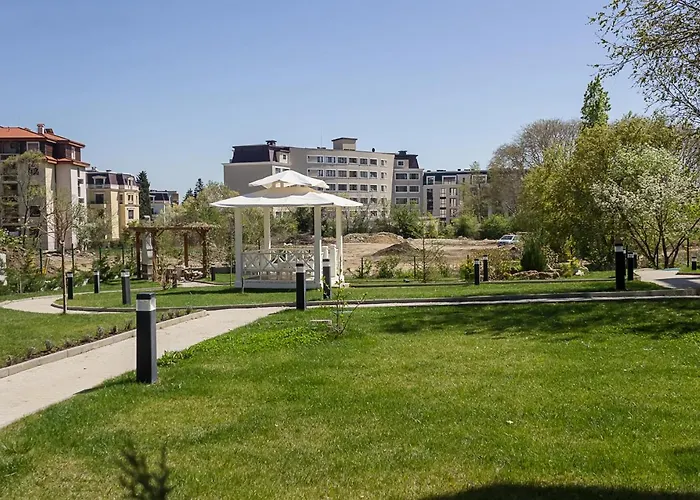 Sunny 1bd Flat In St Constantine & Helena Complex By Flat Mаnаger Апартамент *